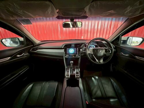 LINE_ALBUM_Honda Civic EL 2017_260929_15
