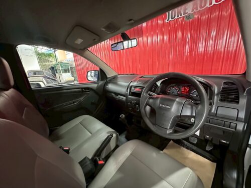 LINE_ALBUM_Isuzu D-Max 1.9 B (MNC) 2018_260925_13