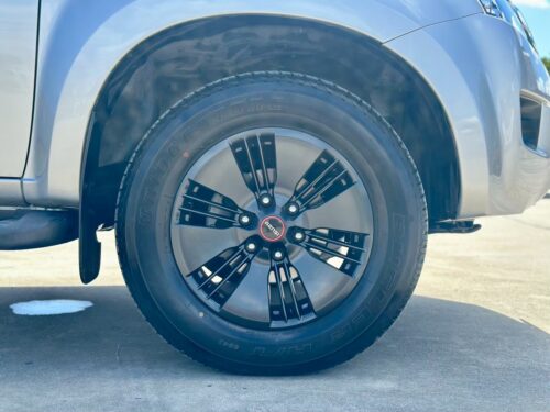 LINE_ALBUM_Isuzu D-Max Auto Hilander 2.5 Z Prestige 2013_260928_12