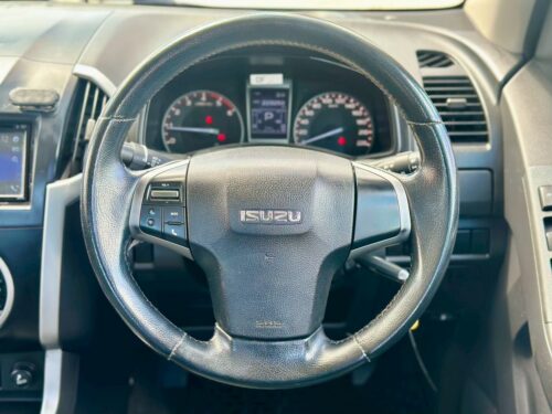 LINE_ALBUM_Isuzu D-Max Auto Hilander 2.5 Z Prestige 2013_260928_20