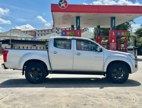 LINE_ALBUM_Isuzu D-Max Auto Hilander 2.5 Z Prestige 2013_260928_9