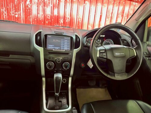 LINE_ALBUM_Isuzu D-Max Auto cab 1.9 Z Prestige_260929_38